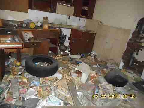 4400 St Clair (23)_m.jpg